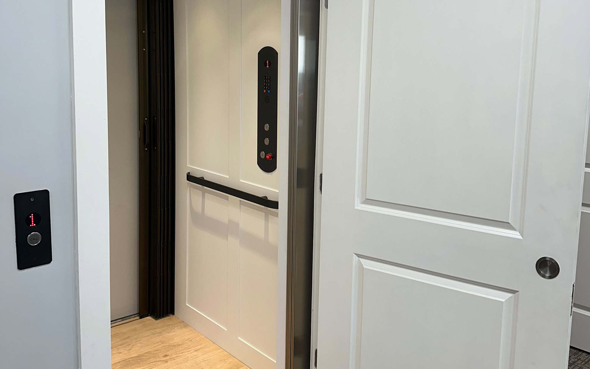 Symmetry Traditional Cab